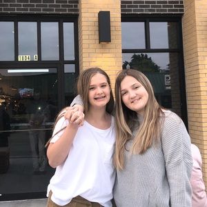 Meet your Posher, Larissa